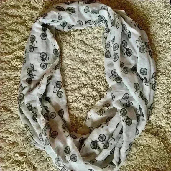 Bicycle black and white scarf - Picture 2 of 3